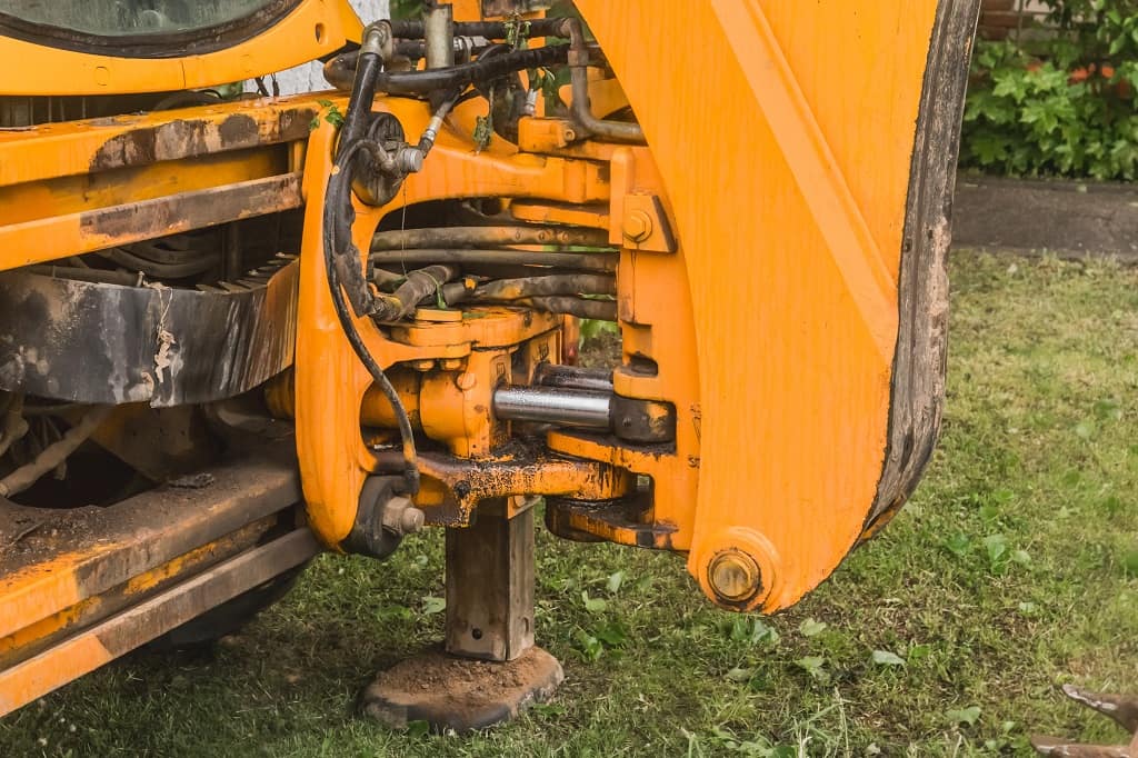 Preventing Hydraulic Cylinder Side Load & Misalignment
